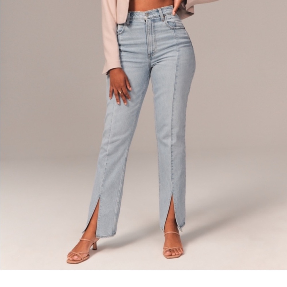 Abercrombie Curve Love Ultra High Rise 90s Straight Jeans